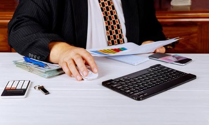 Maintain Financial Books in UAQ